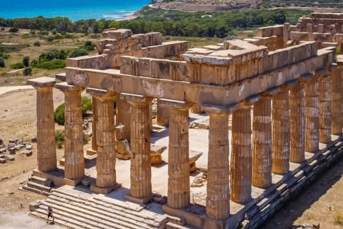 Rovine del parco archeologico di Selinunte, templi sul mare vicino Trapani